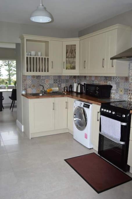 Twin Lake View - Bungalow In Pontoon Foxford Luaran gambar