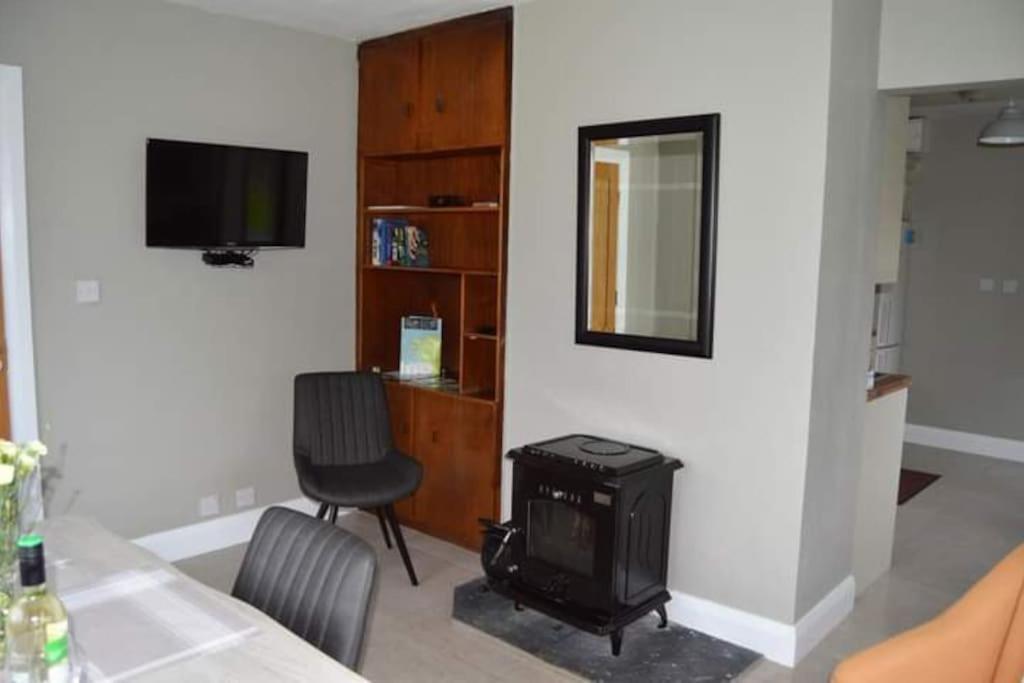Twin Lake View - Bungalow In Pontoon Foxford Luaran gambar
